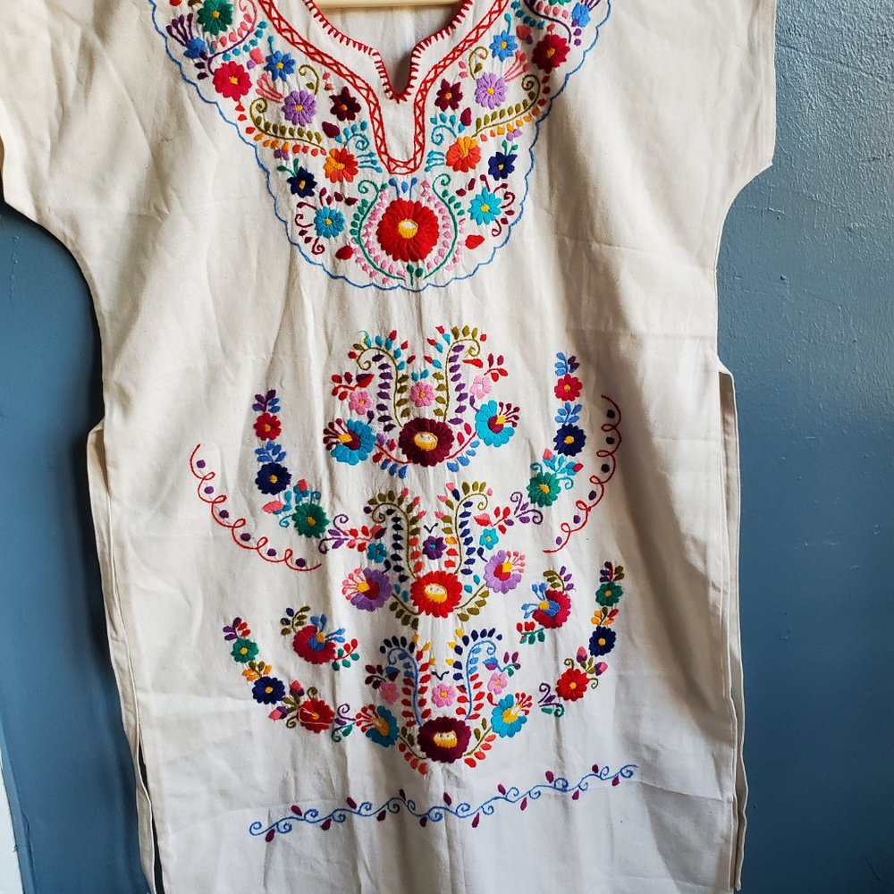 Off white Mexican Artisanal Dress - Picture 2 of 4